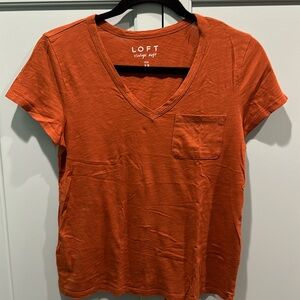Loft V neck rust colored t-shirt XS